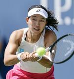 内島競り勝ち女子単２回戦へ