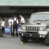 自衛隊が茂木で初の街頭広報活動　隊員募集を兼ねてPR　トラックや制服展示