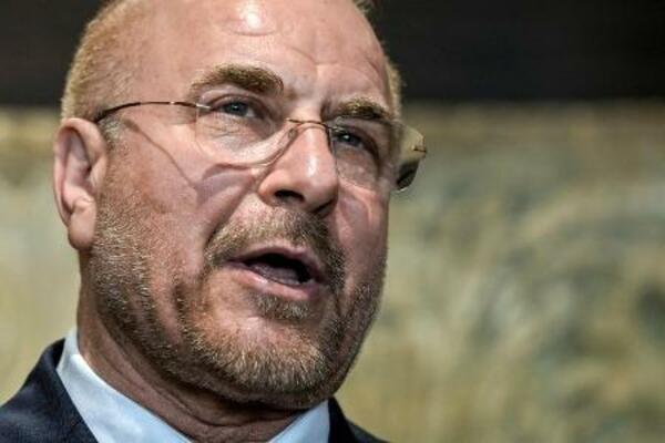 イランのガリバフ国会議長=2024年10月、レバノン・ベイルート(AP=共同)