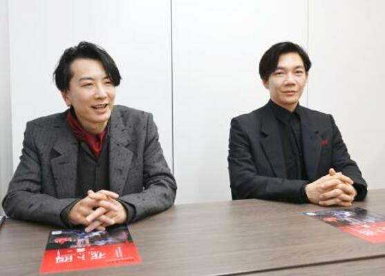 　「ＤＡＺＺＬＥ」の長谷川達也（左）と飯塚浩一郎＝東京都港区