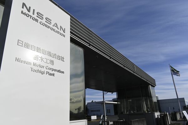 日産自動車栃木工場の正門＝18日午後、上三川町上蒲生