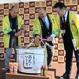 栃木に両毛地域の“ソースグルメ”勢ぞろい　JR東日本がセレモニー　家族連れでにぎわう