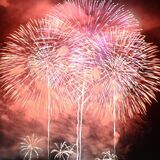 秋の夜空に１万発　矢板で４年ぶり花火大会
