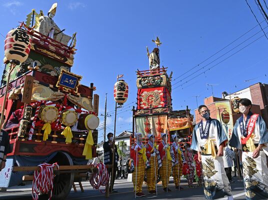 ４年ぶりに開催された「とちぎ秋まつり」＝１２日午前１０時１５分、栃木市万町