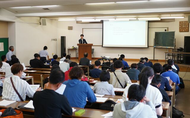 新規就農の支援策を解説したセミナー＝３日午後、宇都宮市