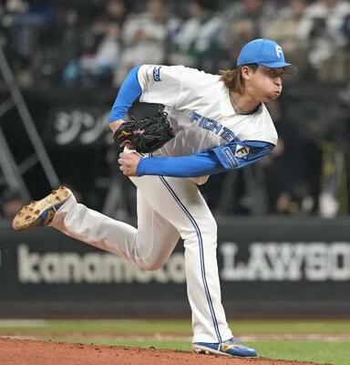 　ロッテ戦で無安打無得点試合を達成した日本ハム・細野＝エスコンフィールド