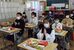 佐野市は例年、初午祭近くの時期の学校給食で、しもつかれを提供している＝３日、佐野市田沼小
