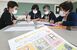 ＪＣＨＯオレンジサロンで交流する参加者ら