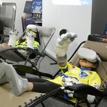 ユニホーム姿で宇宙旅行体験　宇都宮のスタジアムで児童ら約30人　