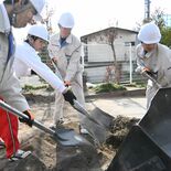 那須清峰高生が園庭整備　大田原のひかり幼稚園で 作業に汗流す