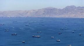 米イラン、海峡開放でせめぎ合い