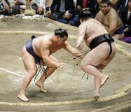 豊昇 無傷で勝ち越し