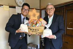 子の居場所に食料品を寄贈