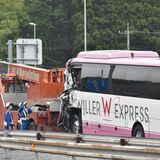 大型バス同士が衝突、20代男女３人がけが　那須塩原市内の東北自動車道下り線
