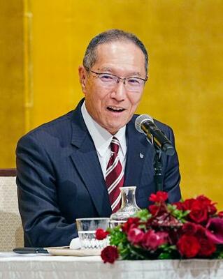 社長就任が決まり、記者会見するキヤノンの小川一登副社長=29日午後、東京都内のホテル