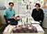 製作したグッズと協議会のメンバー