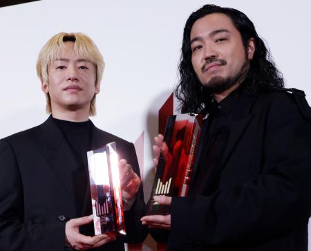 「Bling―Bang―Bang―Born」で最優秀楽曲賞などに輝いたCreepy NutsのDJ松永とR―指定