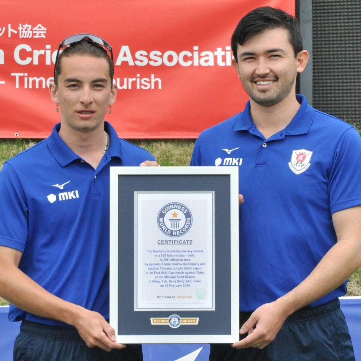 世界最多得点でギネス記録 佐野でクリケット日本代表２選手に認定証  ファンらが祝福｜県内主要,地域の話題,スポーツ｜下野新聞デジタルニュース｜下野新聞デジタル