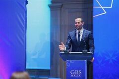 GBS Malta、記念すべき初の卒業式を祝う