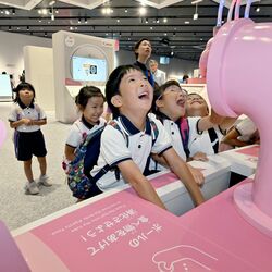 「今日を待ちわびた」　栃木県子ども総合科学館がリニューアルオープン　200人が行列、最新技術の展示楽しむ