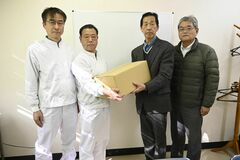 【夕刊】フードバンクに カレー4000食寄付