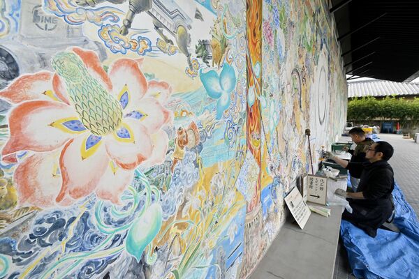 秋の公開制作が始まった葛生伝承館西側のフレスコ大壁画