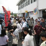 シャープ工場跡のイベントに２万人　「やいた楽市楽座」出店105ブース　…
