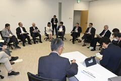 定数、報酬巡り意見交換
