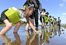 小学生、継承歌も口ずさみ