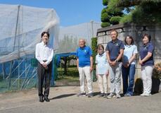 秋篠宮さま、神奈川の農家視察