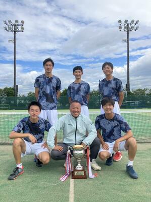 テニス男子団体優勝の足大付