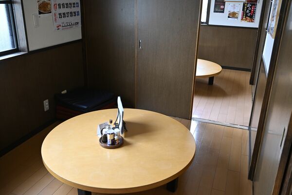 ともゑの店内