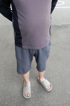 　前川彰司さんの再審無罪判決後に取材に応じる、有罪の根拠となった証言をした男性＝７月２７日