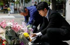 亡き妻子に「愛している」