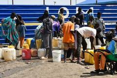 人道支援 ３４００万人必要