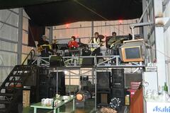 車検場がスタジオに