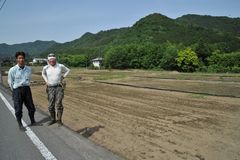 「閑援隊」有志で結成　耕作放棄地を再び農地に　活性化へ廃校活用も視野　佐野