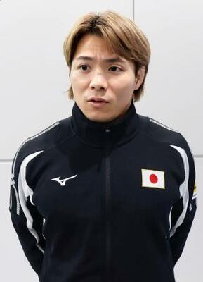 柔道のグランドスラムタシケント大会から帰国し、取材に応じる阿部一二三=2日、成田空港