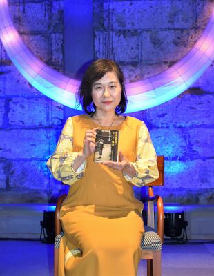 山本周五郎連続朗読を行う青木ひろこさん