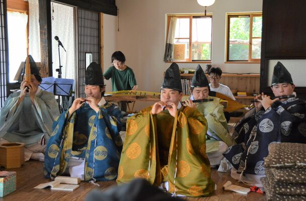 古民家「早坂の家」で開かれた雅楽の鑑賞会