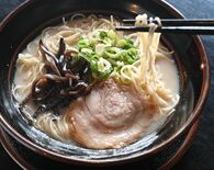 【推しの逸品】関東向けに味アレンジ　博多らーめん　博多らーめん万々（宇…