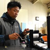 栃木の醸造家 岩崎さん、初の地元産ワイン完成　大平産ブドウ100％の赤とロゼ　軽やかな味わい魅力