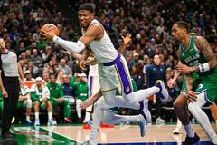 レーカーズ八村は１７得点