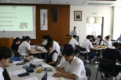 高校生、金融商品学ぶ