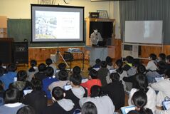 被爆体験を若い世代に　広島の伝承者が講話　宇都宮・戸祭小