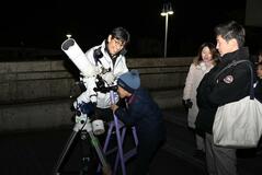 のぞいてごらん 冬の星を