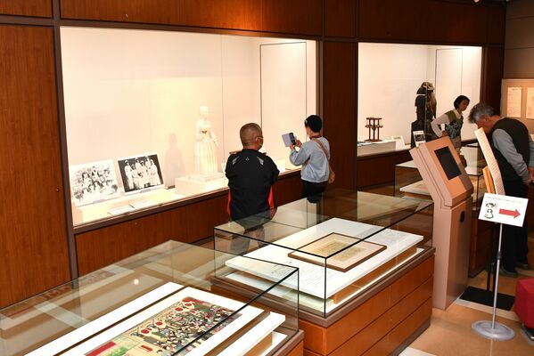 大関和の生涯や功績などを紹介する特別企画展の会場＝４月中旬、大田原市南金丸