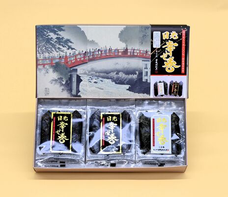 丸彦製菓の日光土産米菓「日光幸せ巻」