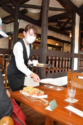 １日にオープンしたヒカリノカフェの茶羅店