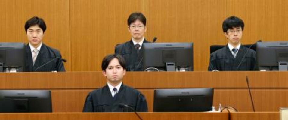 桂田精一被告の判決公判が開かれた釧路地裁の法廷。奥中央は水越壮夫裁判長=17日午前9時(代表撮影)